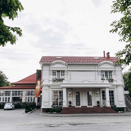 Hotel Aristocrat Chernivtsi Εξωτερικό φωτογραφία