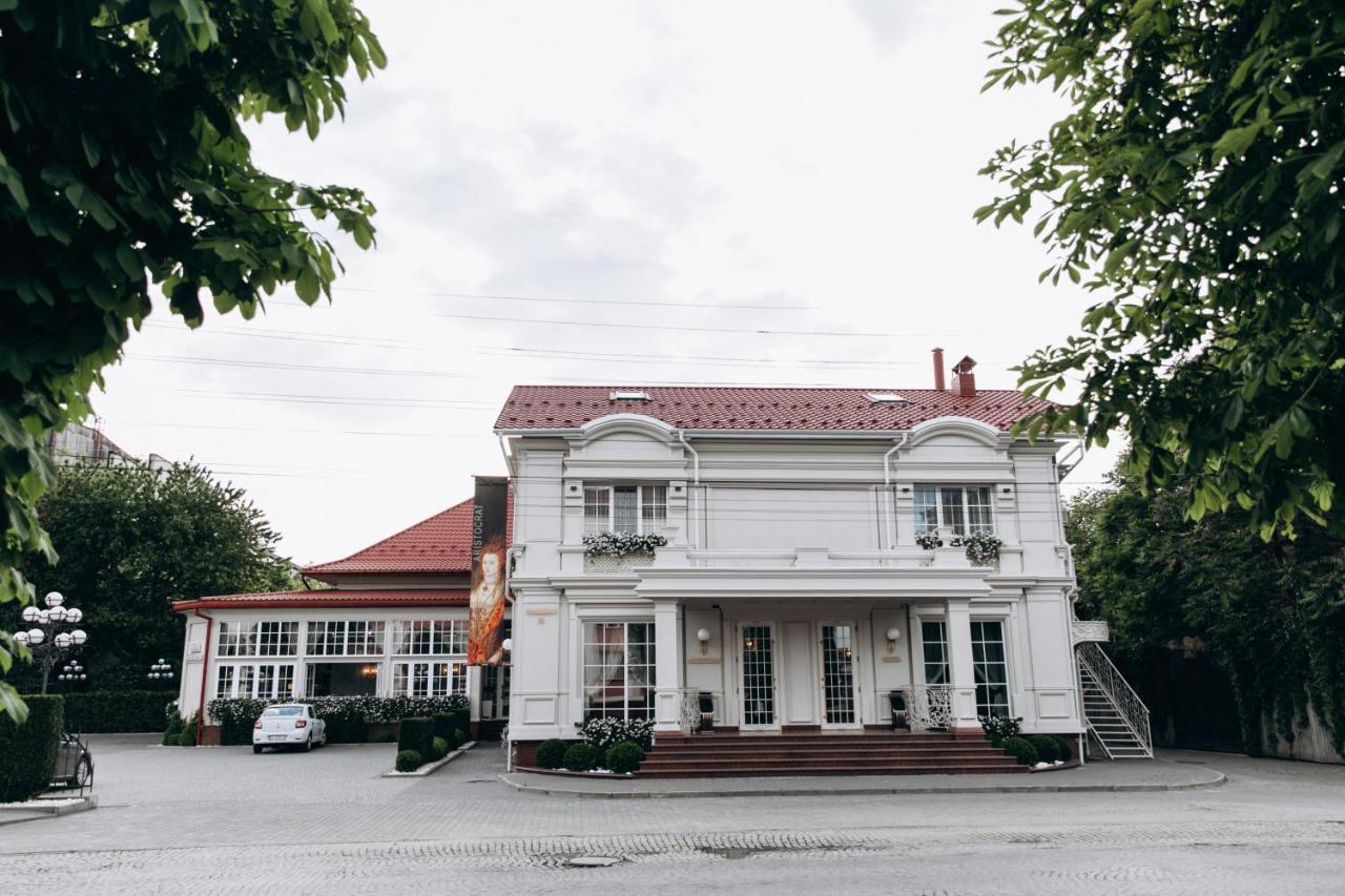 Hotel Aristocrat Chernivtsi Εξωτερικό φωτογραφία
