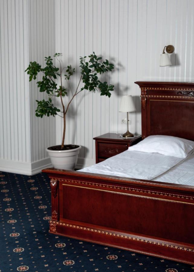 Hotel Aristocrat Chernivtsi Εξωτερικό φωτογραφία