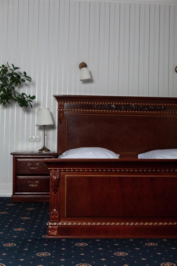 Hotel Aristocrat Chernivtsi Εξωτερικό φωτογραφία