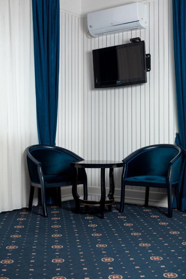 Hotel Aristocrat Chernivtsi Εξωτερικό φωτογραφία