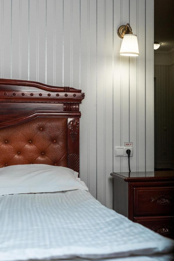 Hotel Aristocrat Chernivtsi Εξωτερικό φωτογραφία
