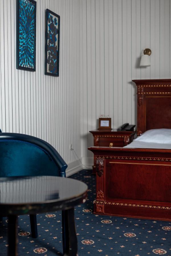 Hotel Aristocrat Chernivtsi Εξωτερικό φωτογραφία