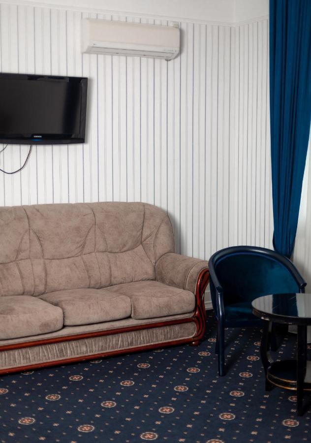 Hotel Aristocrat Chernivtsi Εξωτερικό φωτογραφία