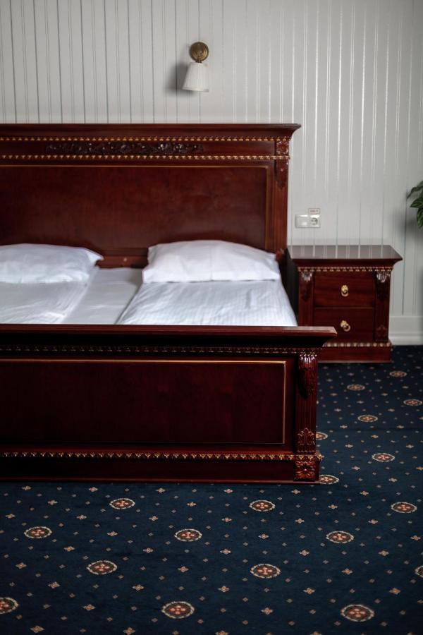 Hotel Aristocrat Chernivtsi Εξωτερικό φωτογραφία