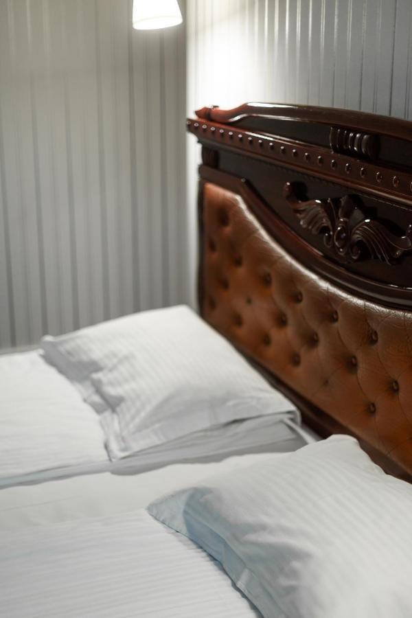 Hotel Aristocrat Chernivtsi Εξωτερικό φωτογραφία
